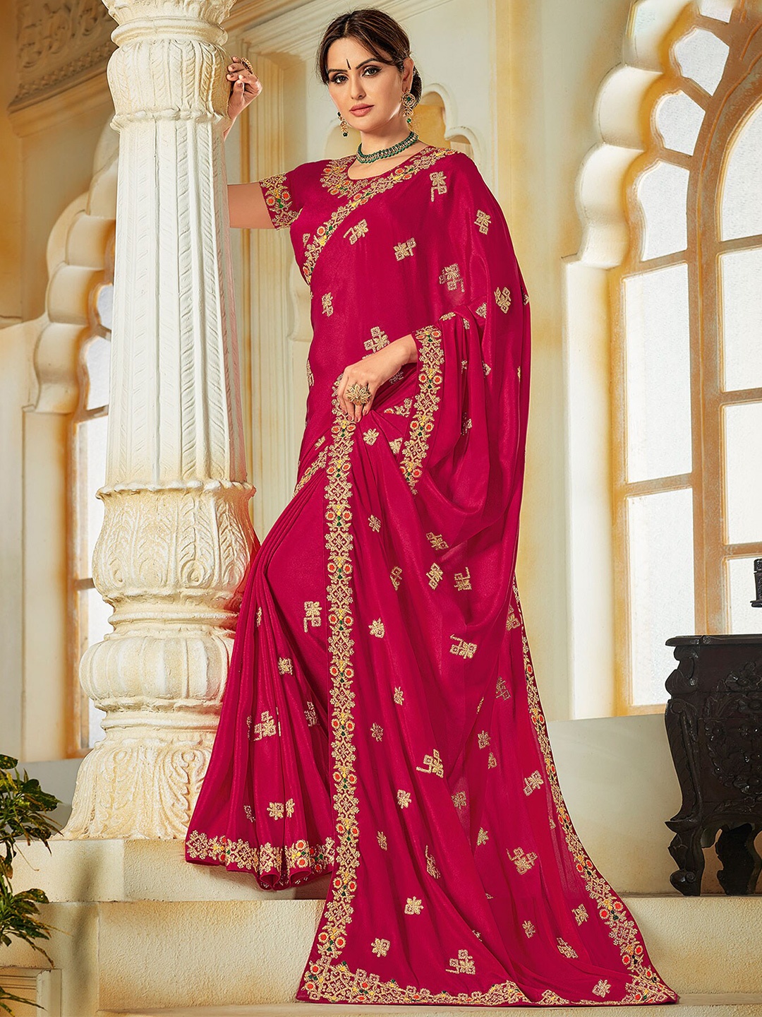 

Laxmipati Floral Embroidered Saree, Maroon