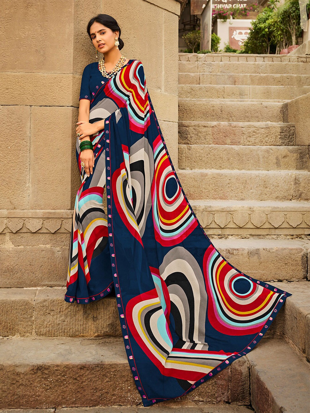 

Laxmipati Geometric Printed Saree, Blue