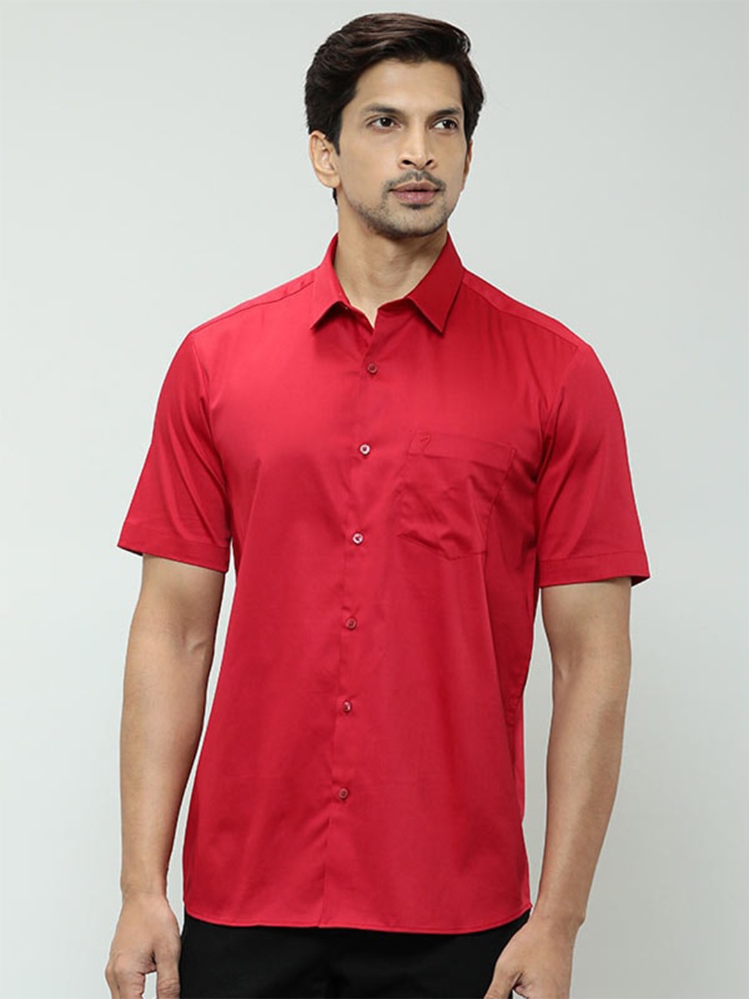 

Indian Terrain India Slim Slim Fit Opaque Pure Cotton Casual Shirt, Red
