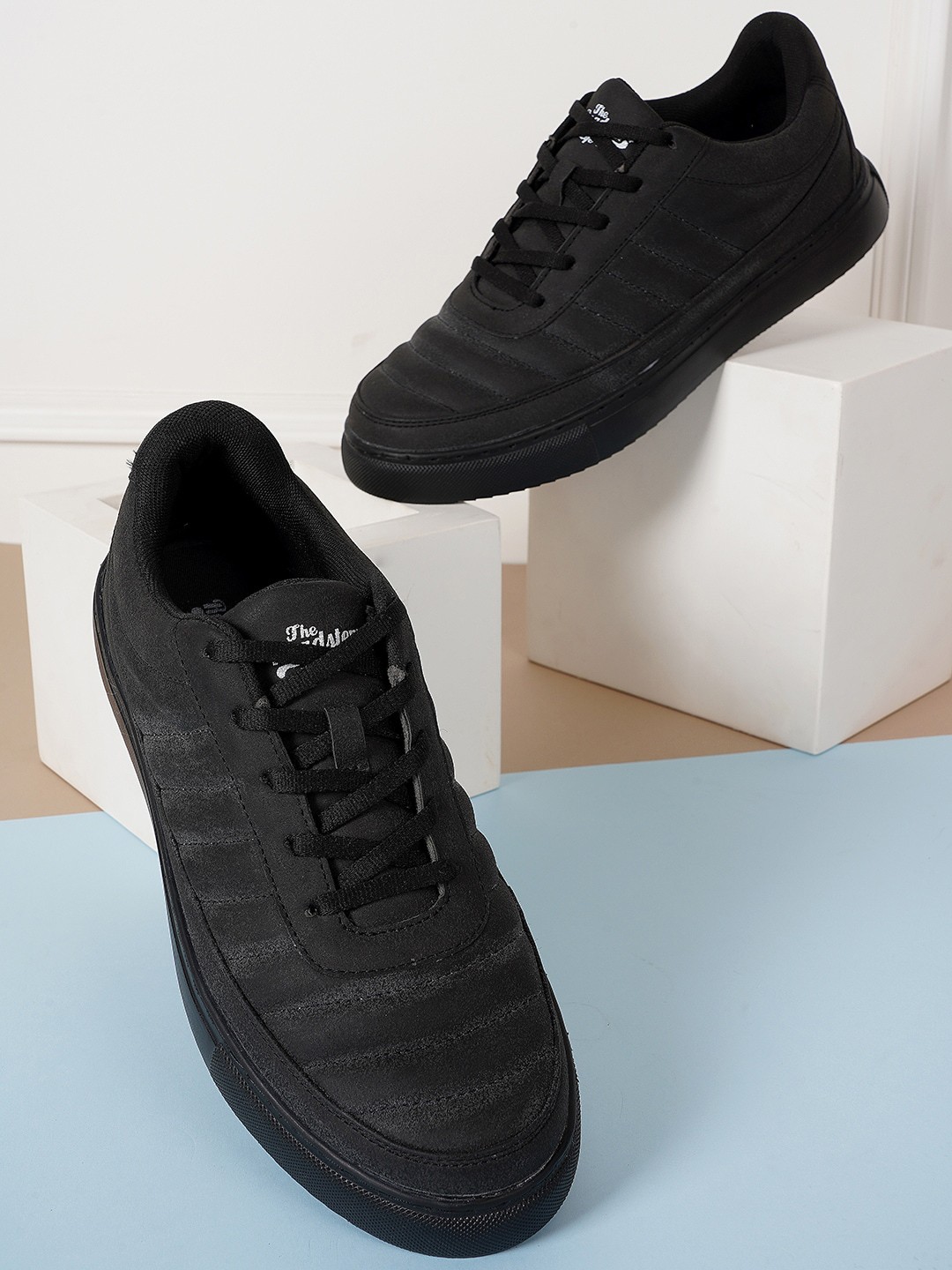 

The Roadster Lifestyle Co. Men Black Custom Orthotics Sneakers