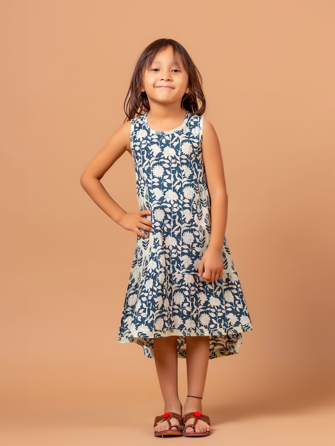 

Sangria Girls Floral Printed Sleeveless Pure Cotton A-Line Dress, Navy blue