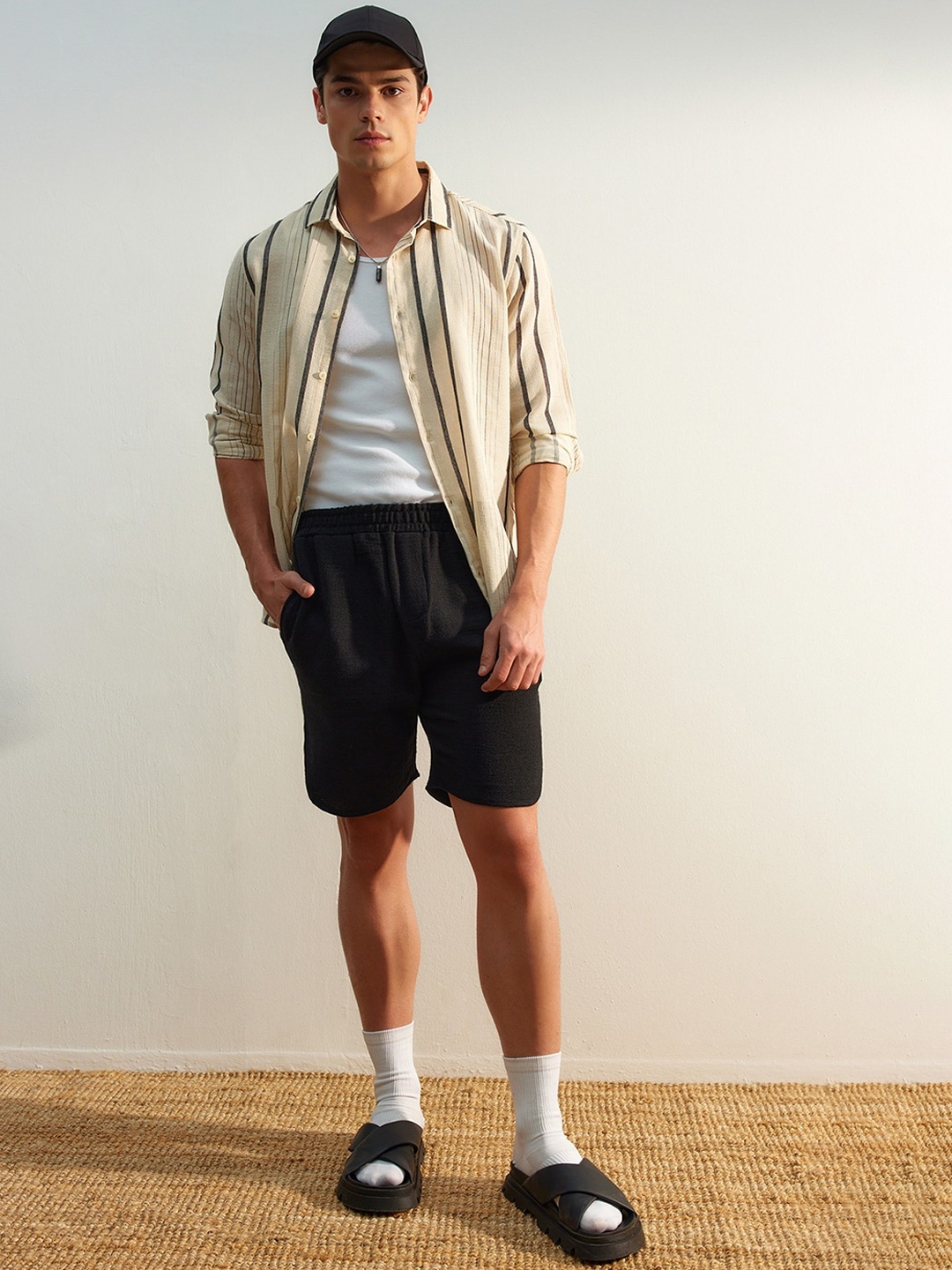 

Trendyol Men High-Rise Casual Shorts, Black