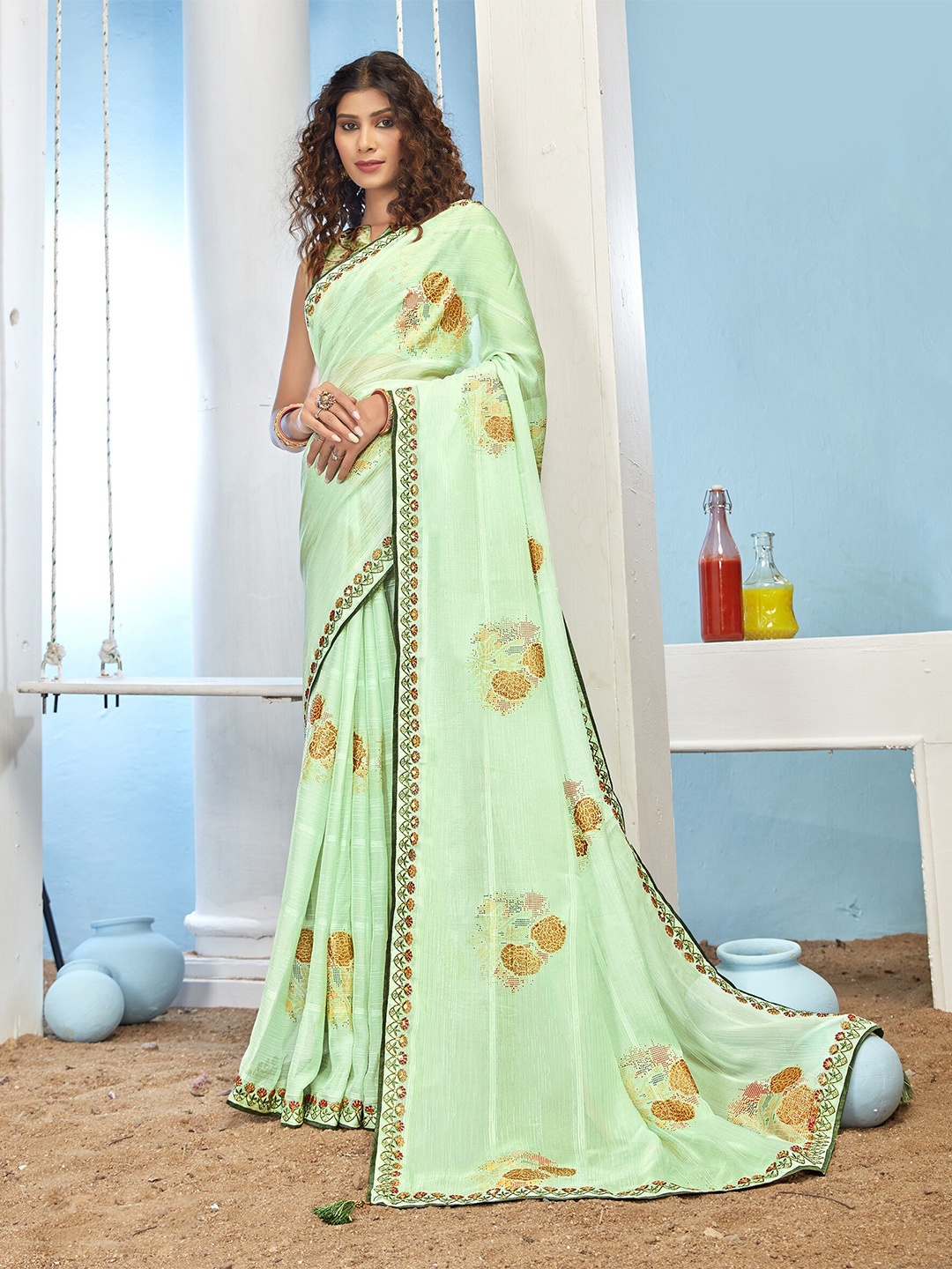

Triveni Floral Embroidered Pure Chiffon Saree, Green