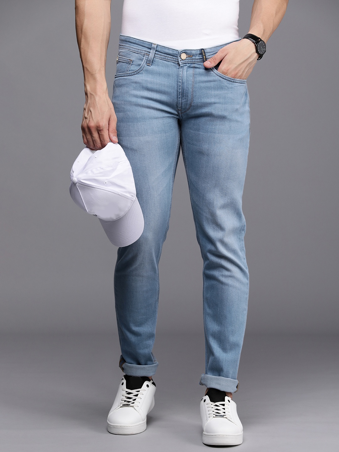 

Allen Solly Sport Men Slim Fit Light Fade Stretchable Jeans, Blue