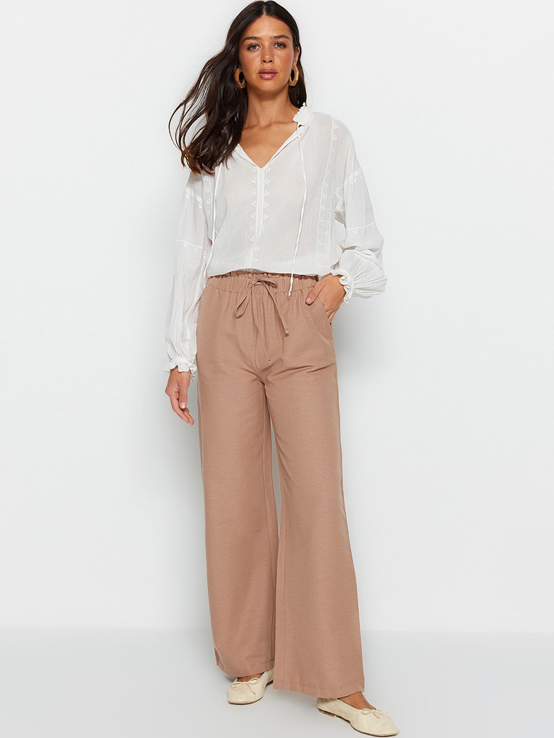 

Trendyol Women Regular Fit Trousers, Beige