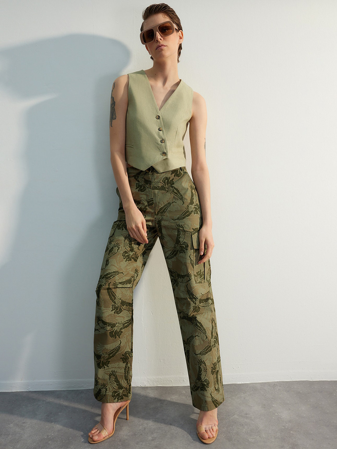 

Trendyol Women Conversational Printed Pure Cotton Cargos Trousers, Olive