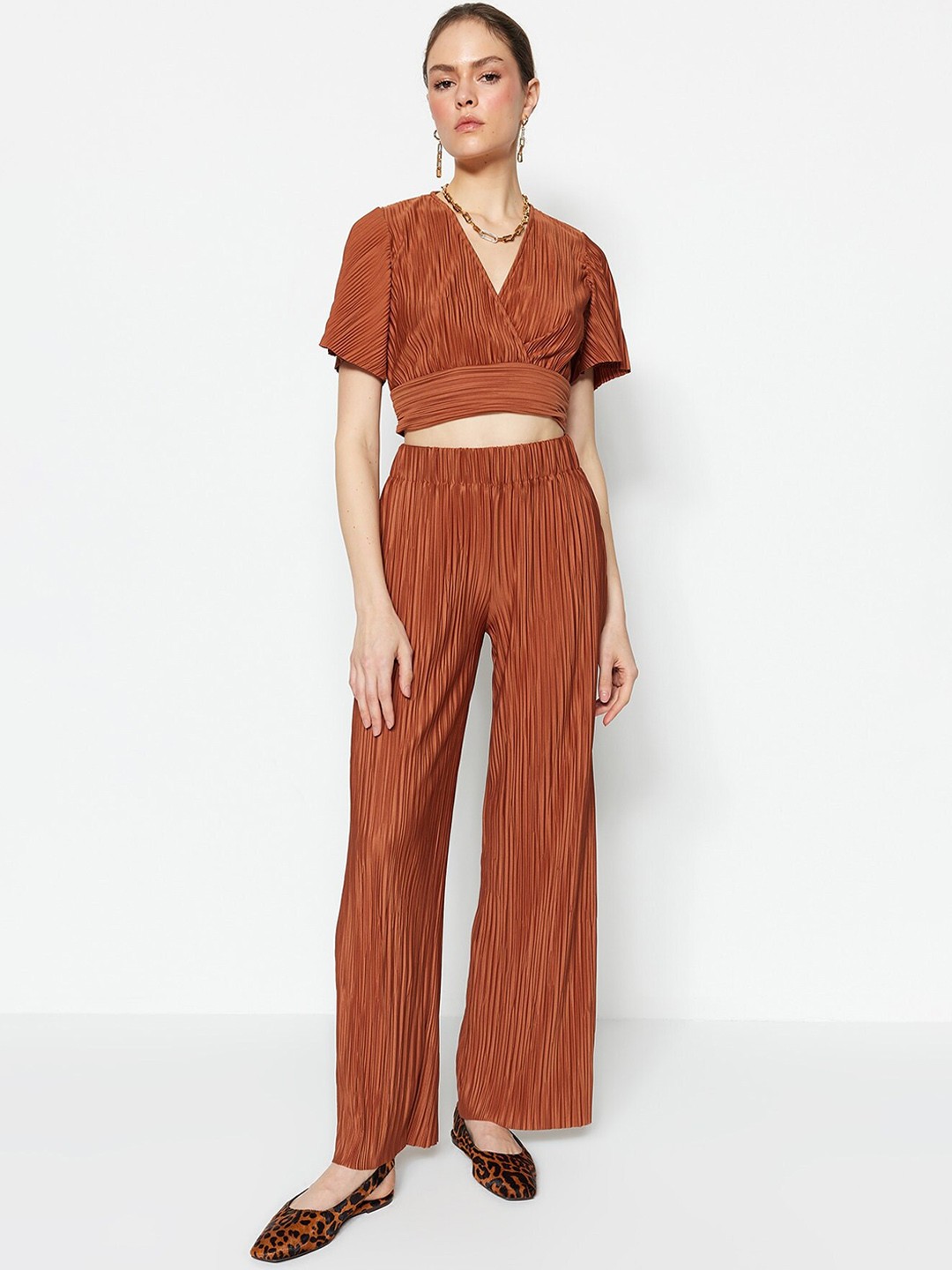 

Trendyol Women Pleated Parallel Trousers, Brown