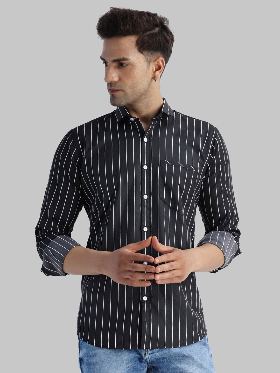 

Voroxy Vertical Striped Spread Collar Cotton Shirt, Black