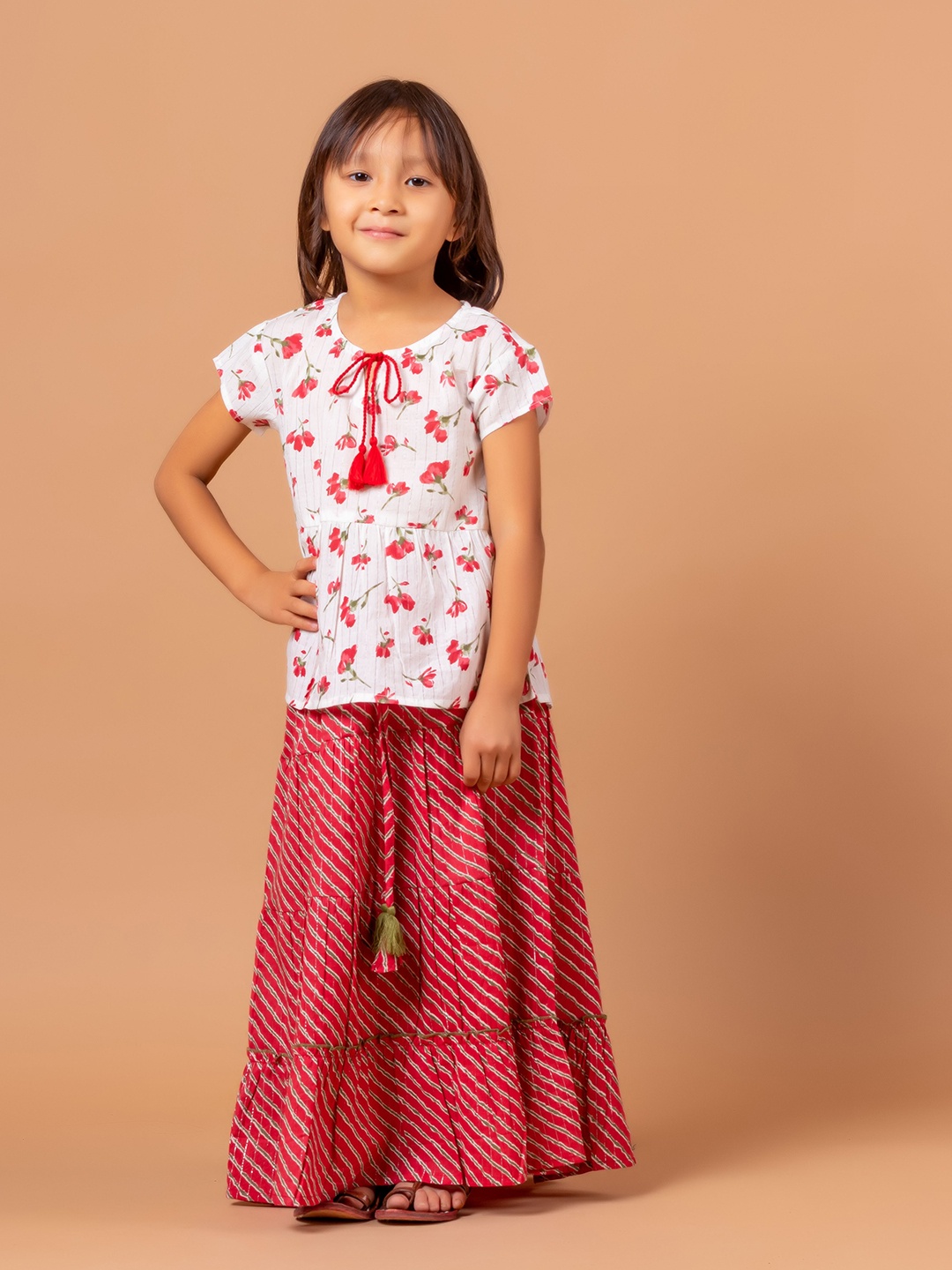 

Sangria Sawan Girls Floral Printed Lehenga Choli, Red