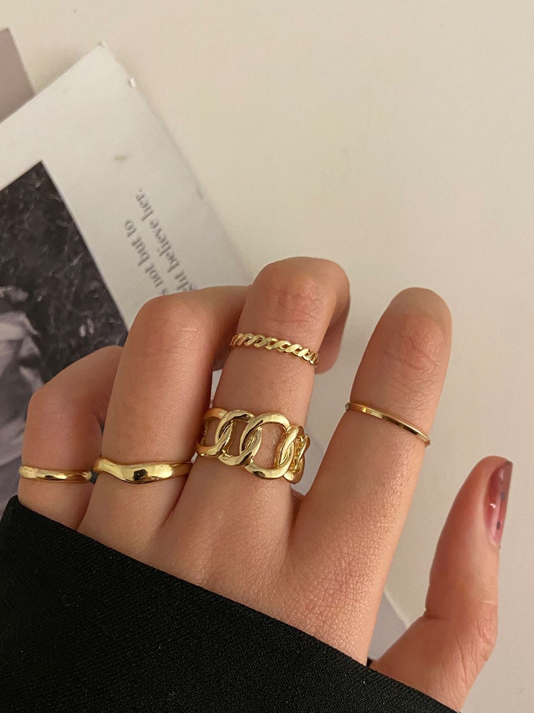 

Shining Diva Fashion Set of 5 Gold-Plated Finger Rings