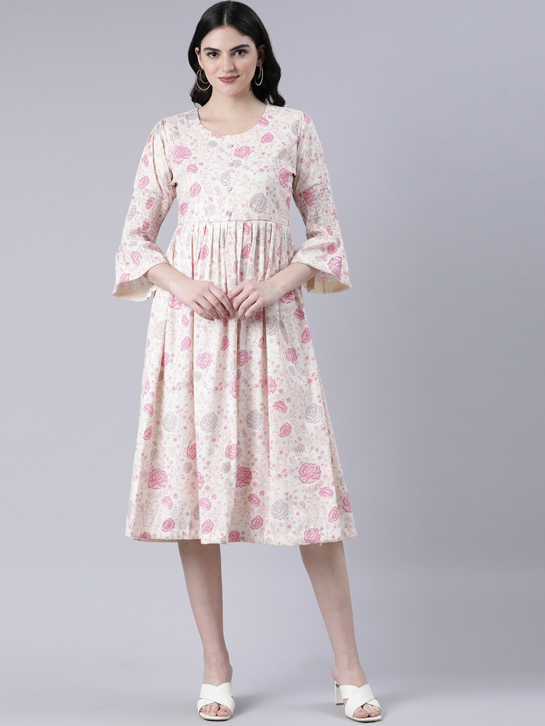 

GOLDSTROMS Floral Printed Bell Sleeves Fit & Flare Ethnic Dresses, Pink