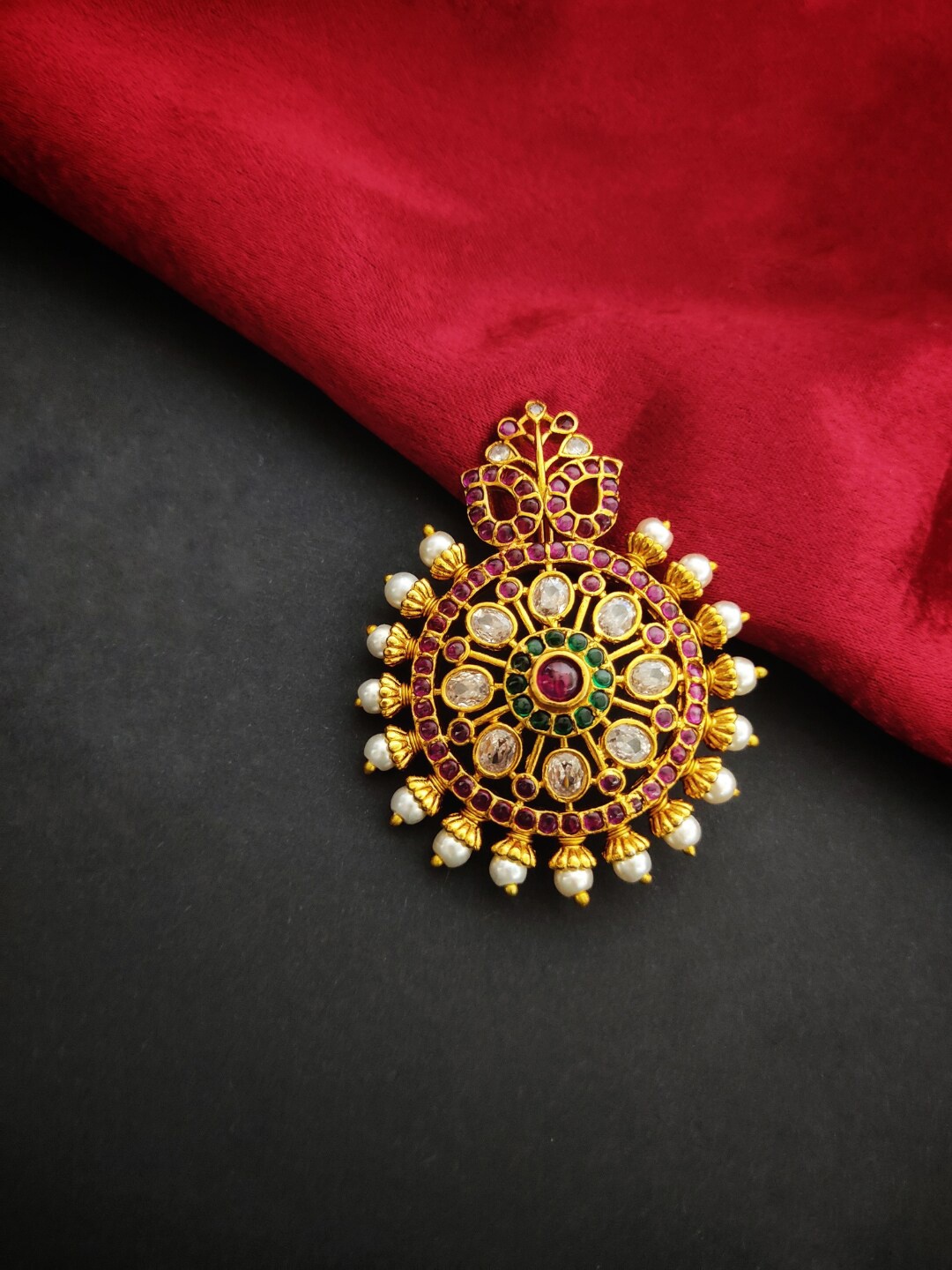 

Pihtara Jewels Gold-Plated Stone Studded & Beaded Embellished Bobby Pins