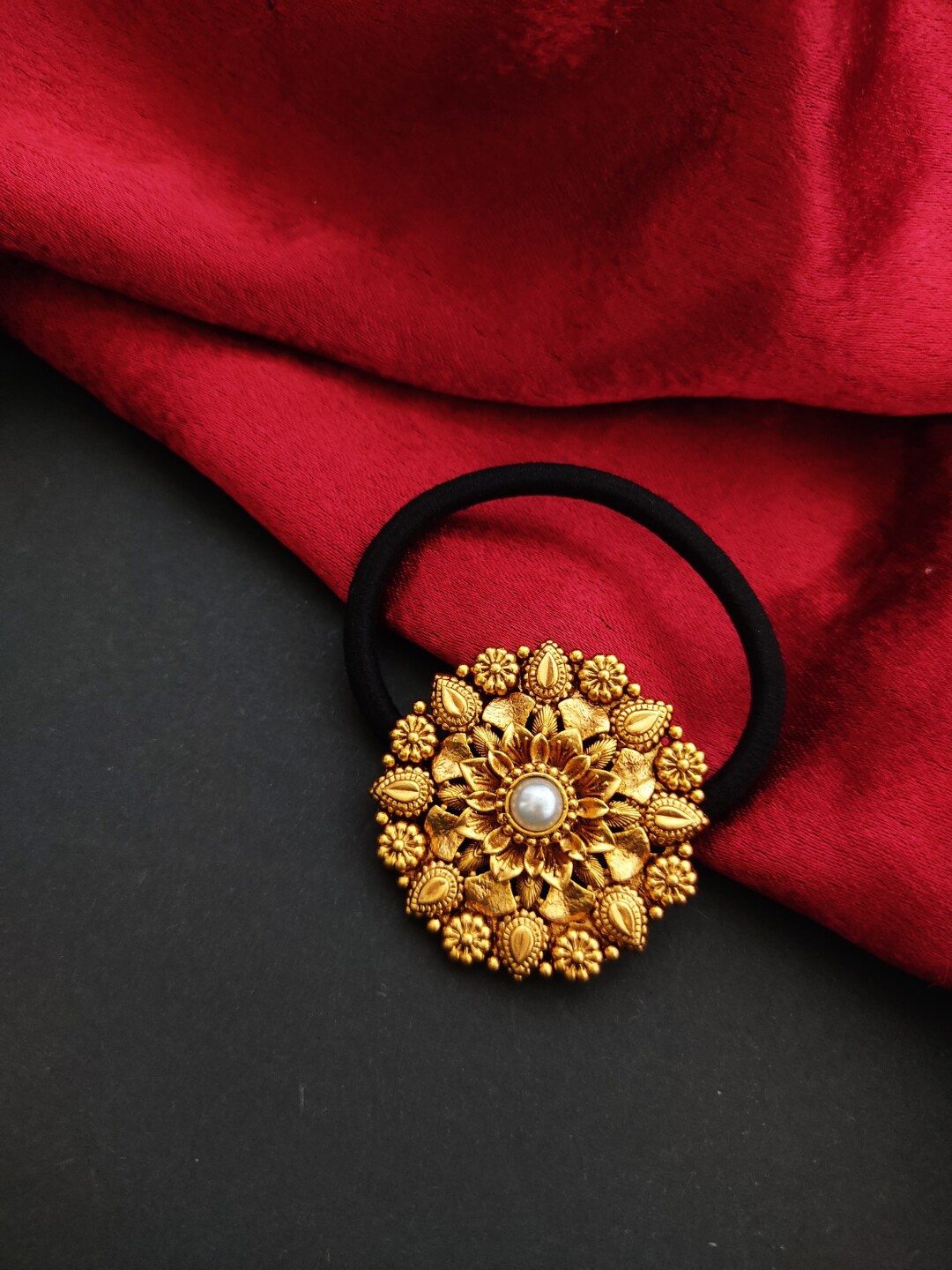 

Pihtara Jewels Gold-Plated Beaded Embellished Ponytail Holders