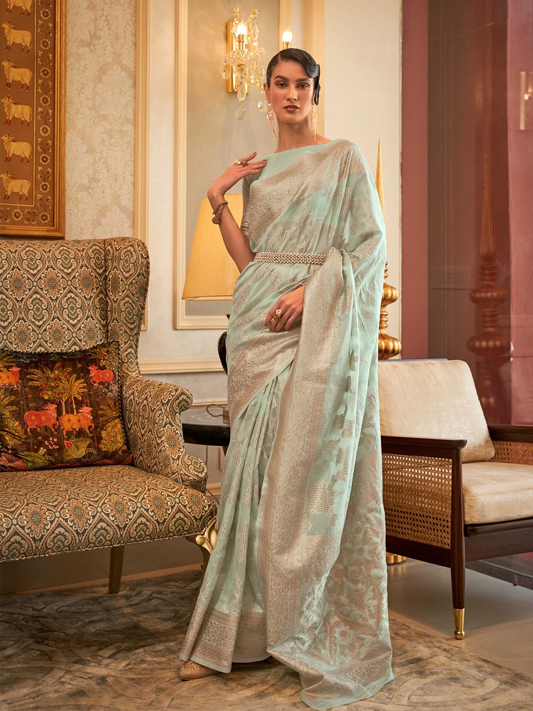 

Mitera Sea Green & Gold-Toned Floral Floral Woven Design Zari Banarasi Saree