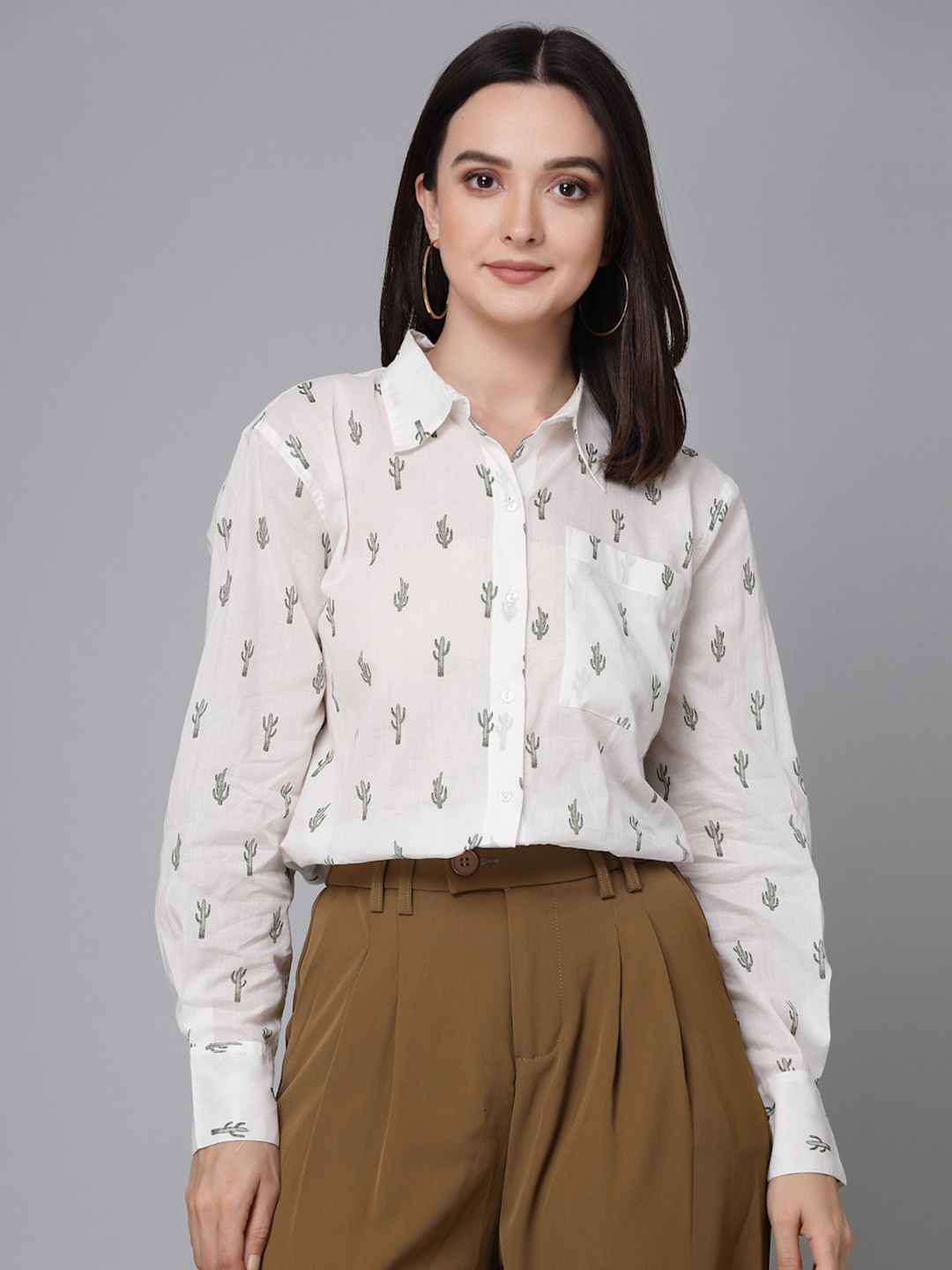 

Style Quotient White & Green Relaxed Boxy Fit Conversational Printed Cotton Casual Shirt