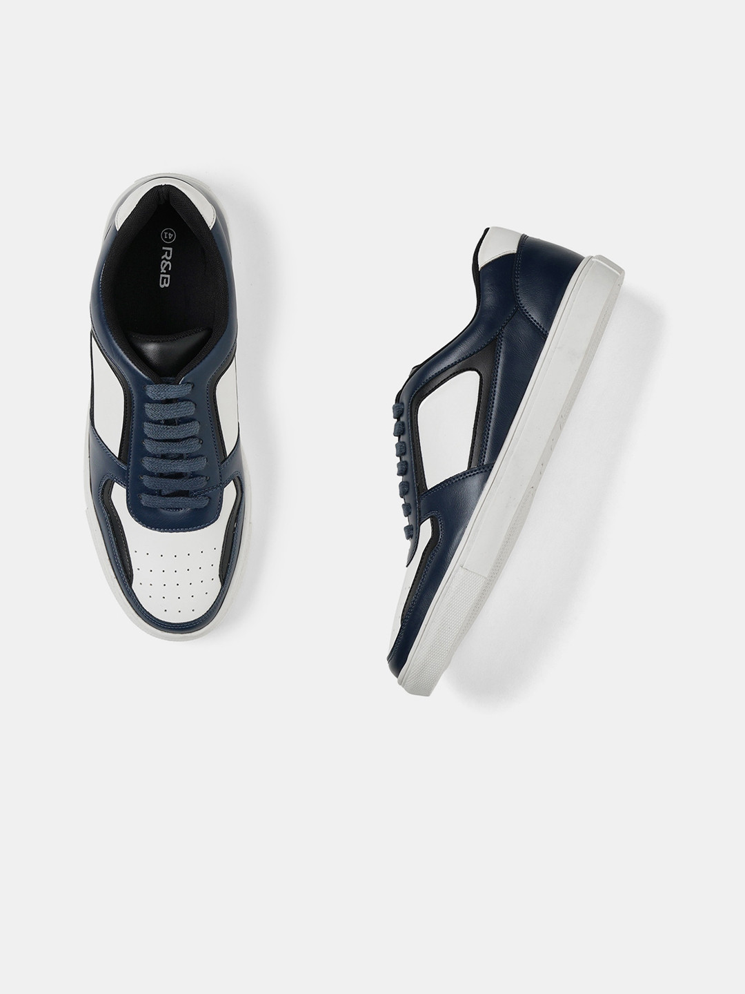 

R&B Men Colourblocked Contrast Sole Sneakers, Navy blue