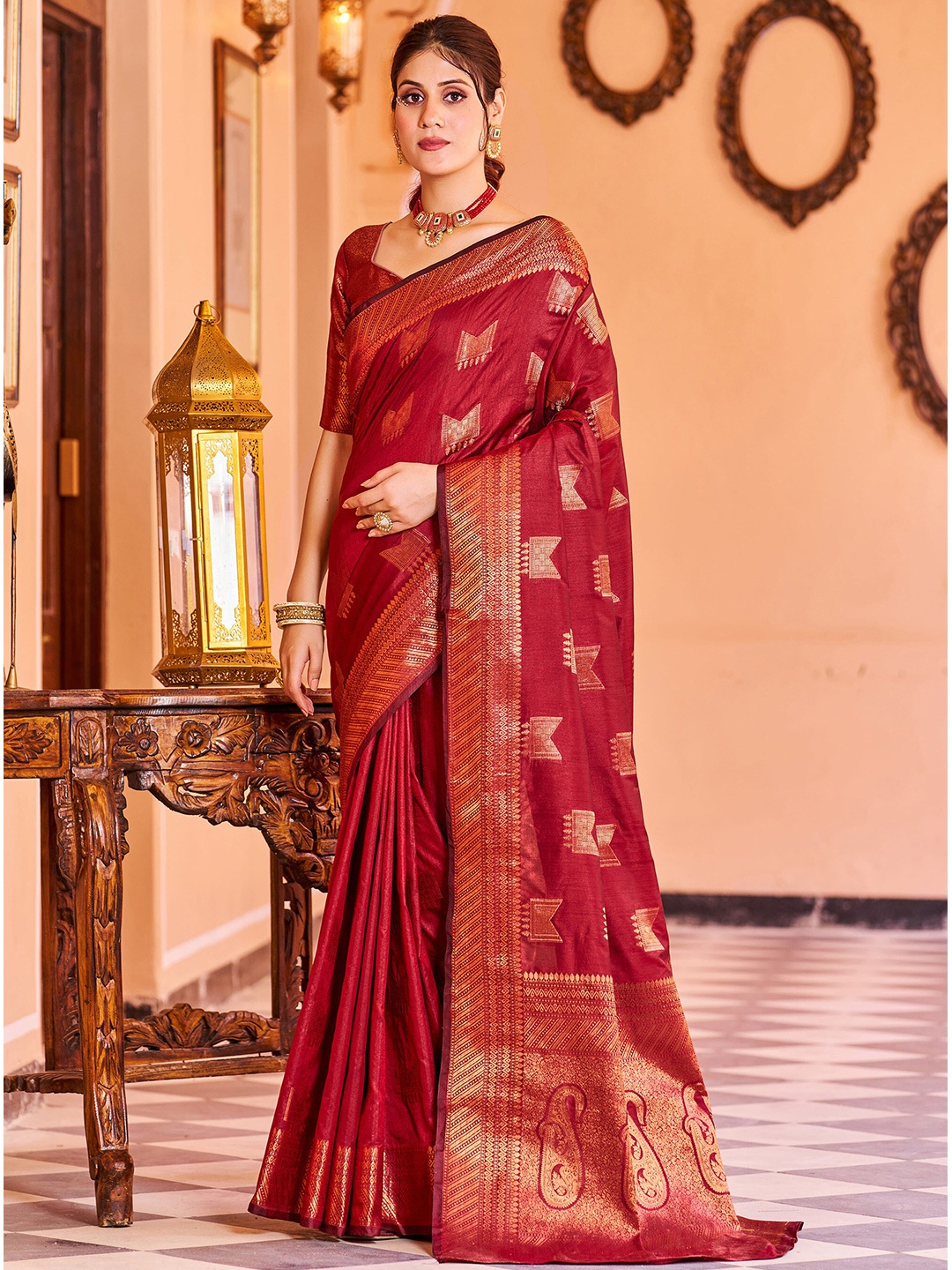 

elora Ethnic Motif Woven Design Zari Banarasi Saree, Red