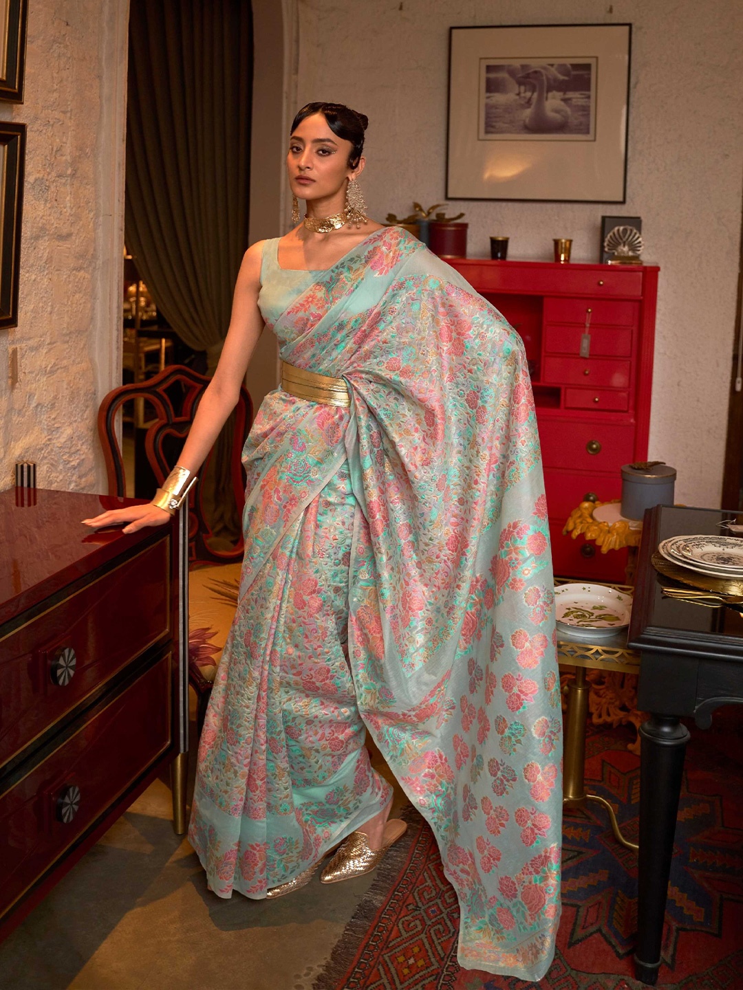 

Mitera Blue & Pink Floral Woven Design Zari Banarasi Saree