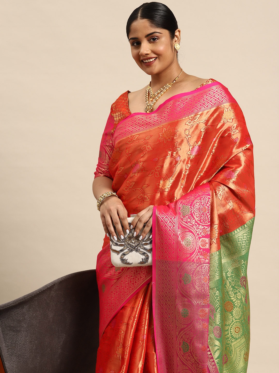 

Sztori Floral Zari Banarasi Saree, Red