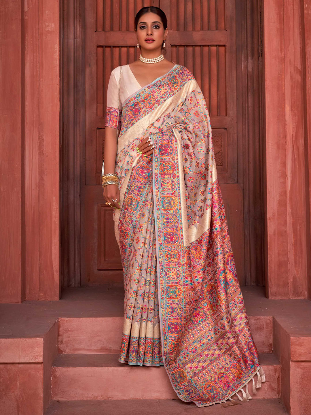 

Mitera White & Pink Floral Woven Design Banarasi Saree