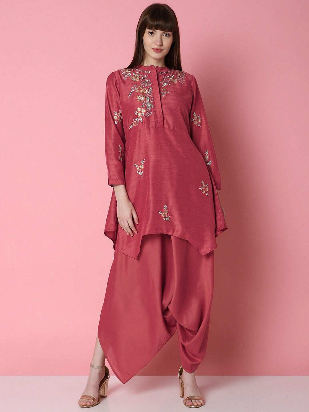 

Indifusion Embroidered Mandarin Collar A-Line Kurta & Dhoti Pants, Pink