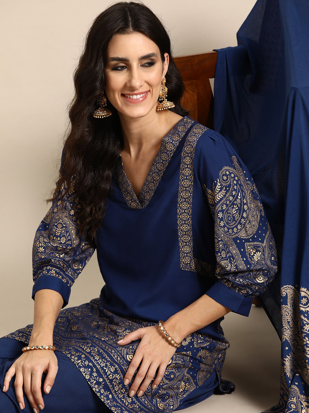 

Sangria Foil Print Regular Kurta with Dhoti Pants & Dupatta, Blue