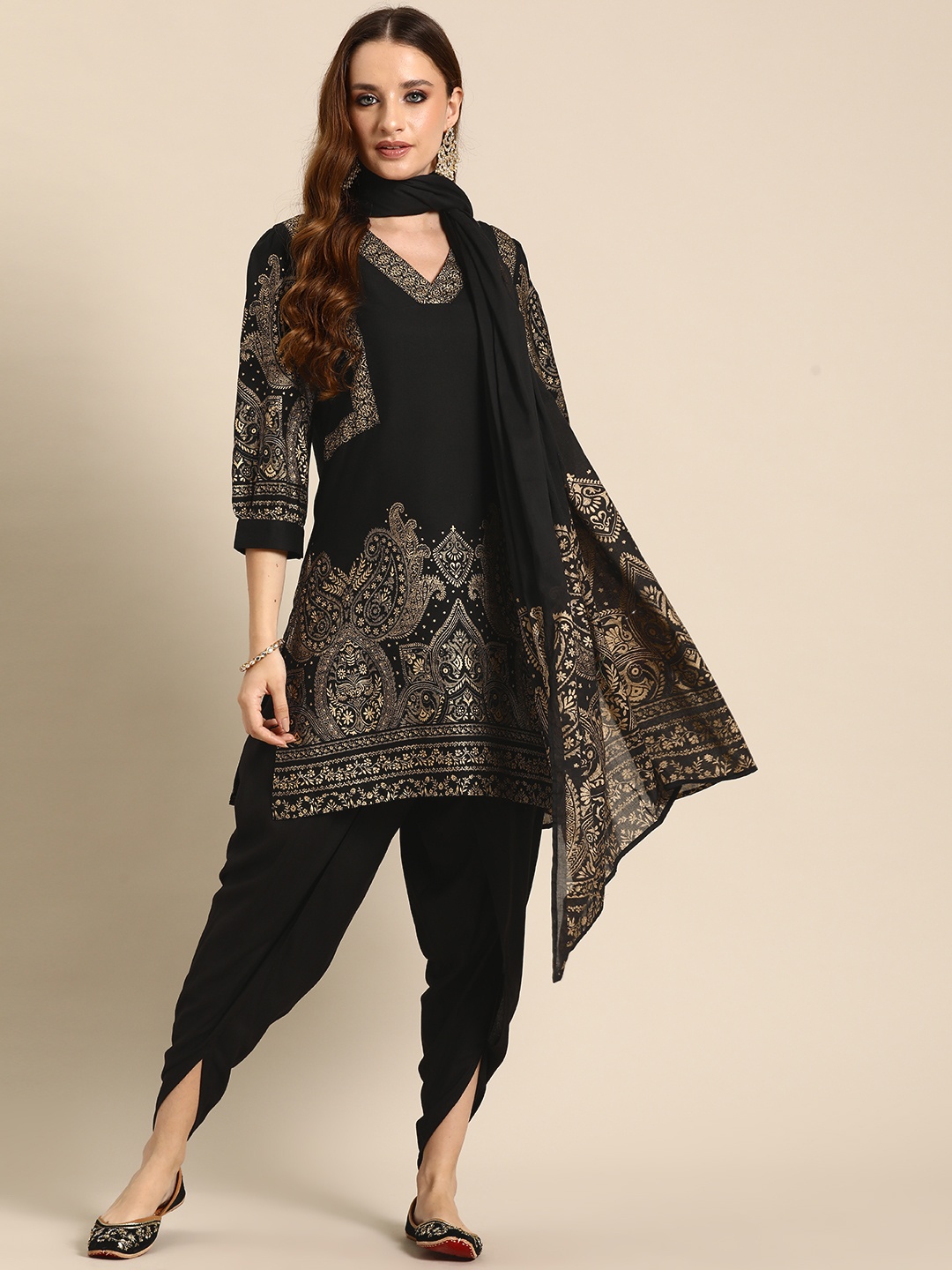 

Sangria Foil Print Regular Kurta with Dhoti Pants & Dupatta, Black