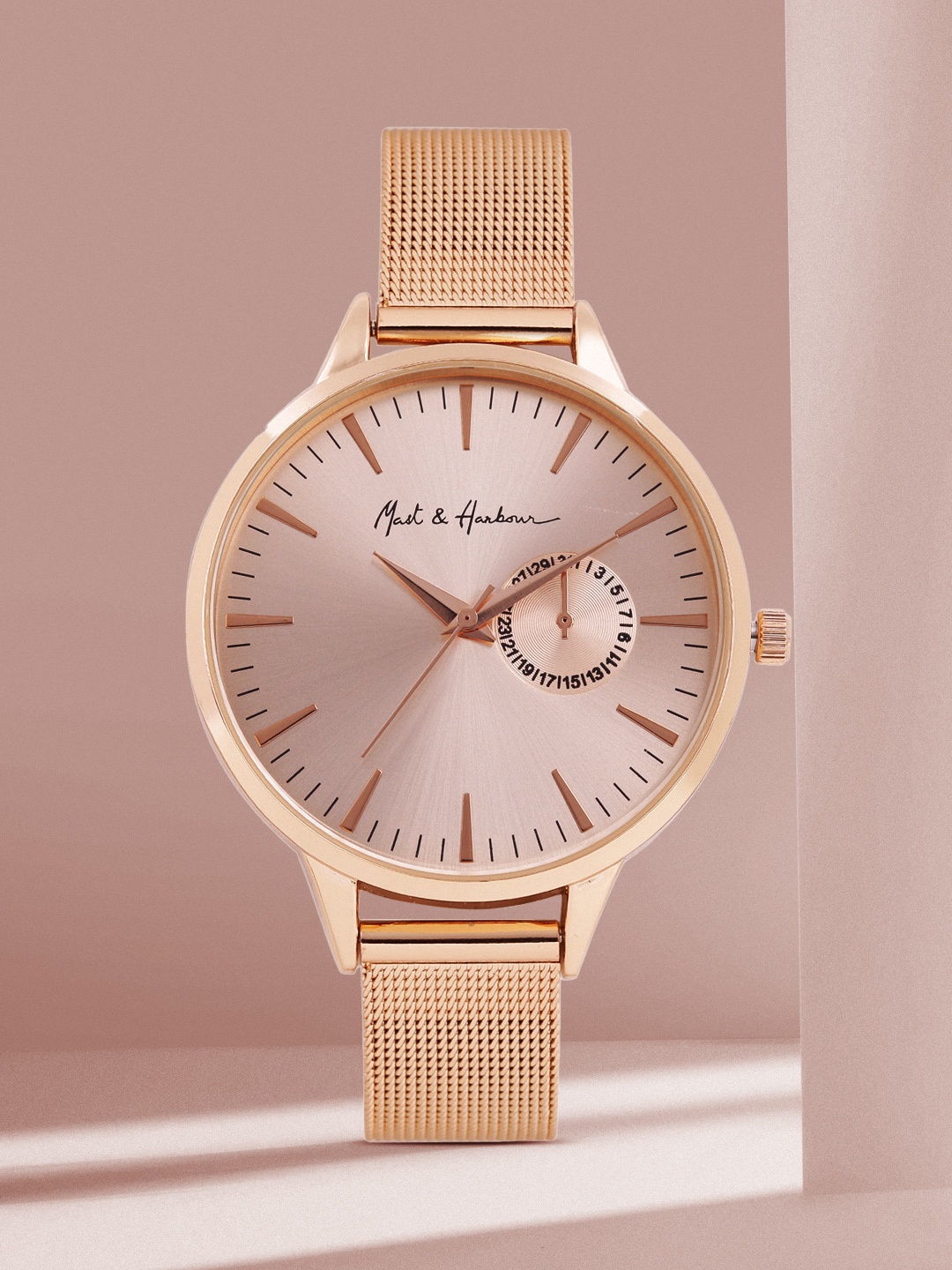 

Mast & Harbour Women Gold-Toned Analogue Watch MFB-PN-SNT-C22
