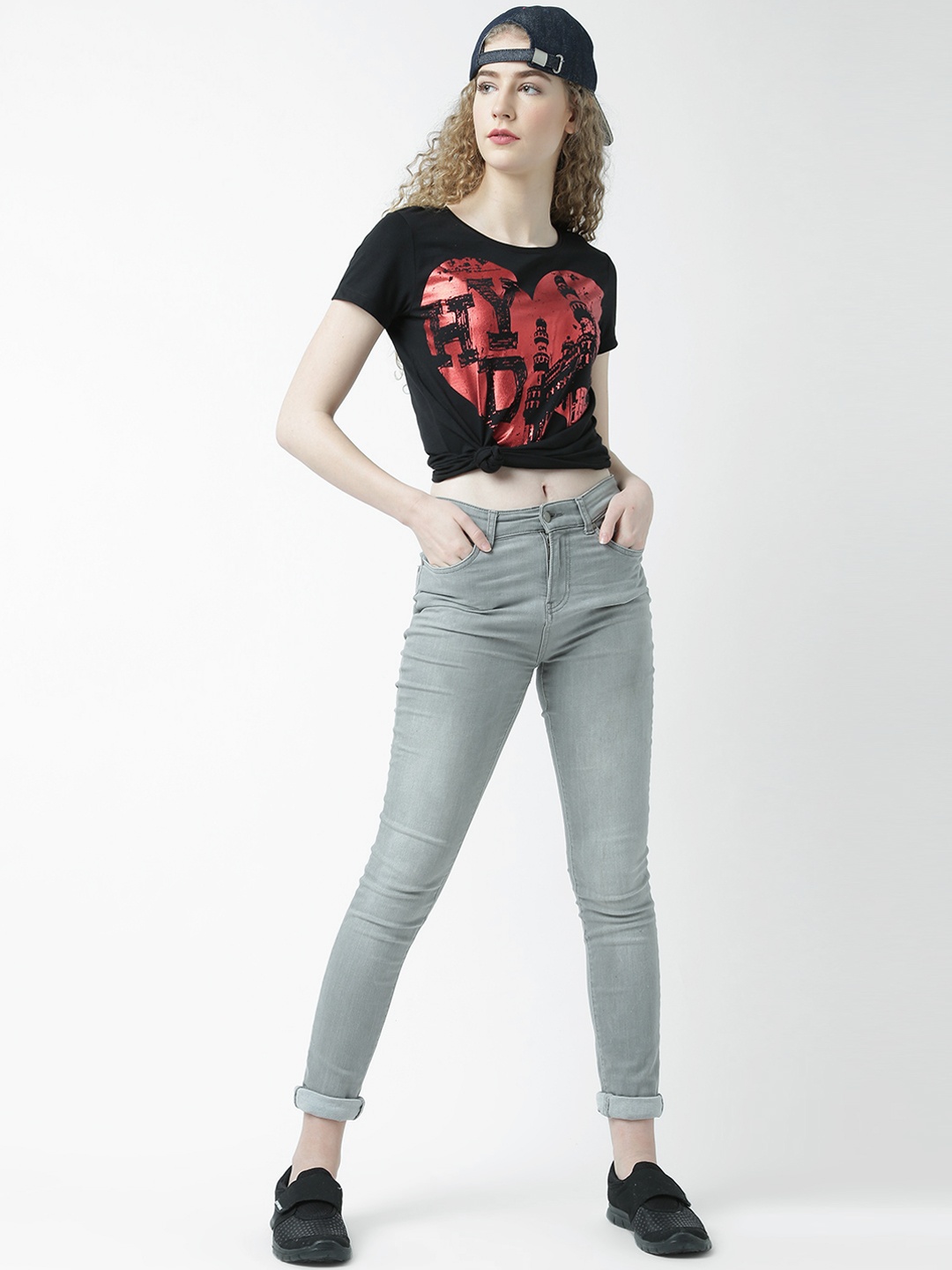 

Huetrap Women Black Printed Round Neck T-shirt