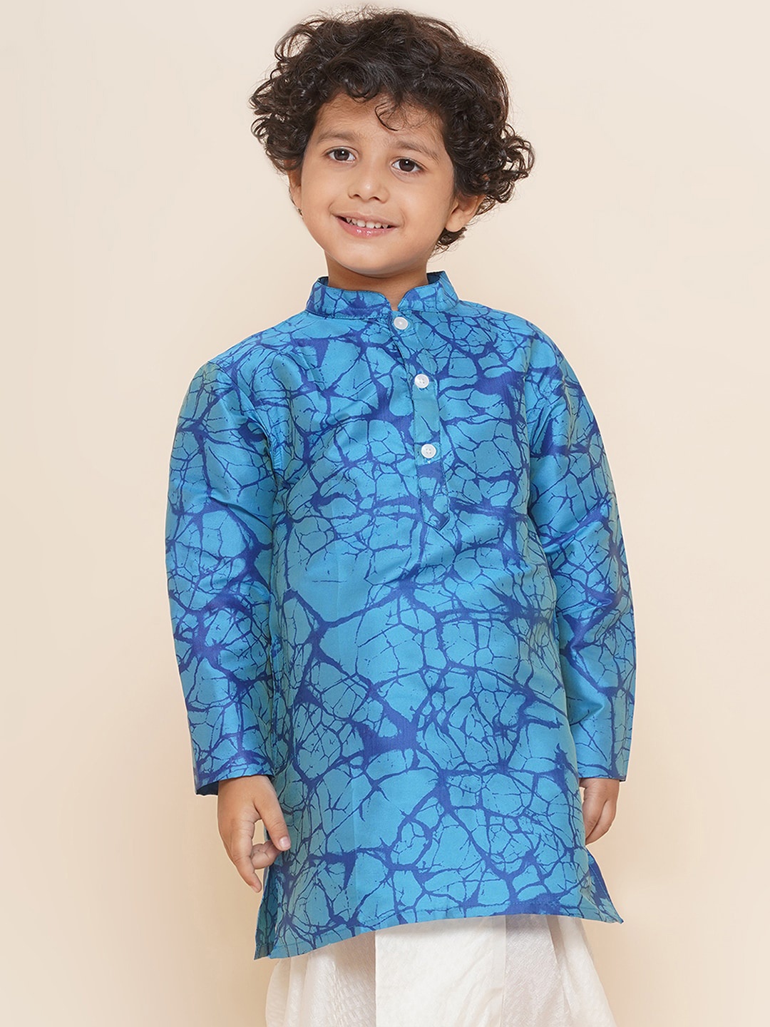

Sethukrishna Boys Mandarin Collar Abstract Printed Kurta, Turquoise blue