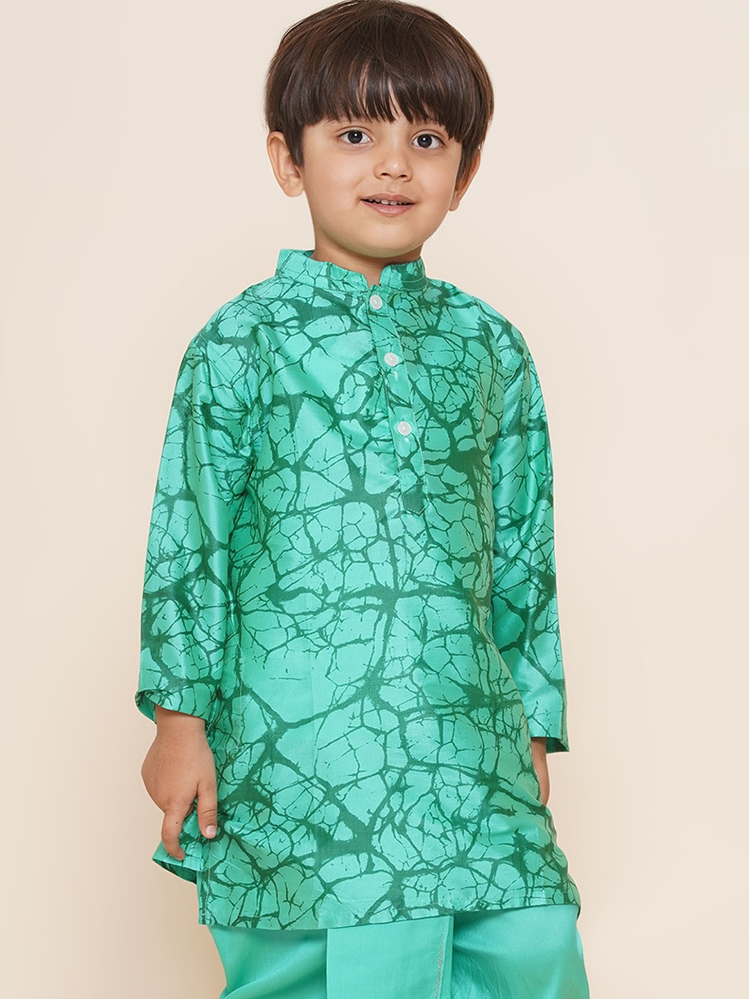 

Sethukrishna Boys Mandarin Collar Abstract Printed Kurta, Green