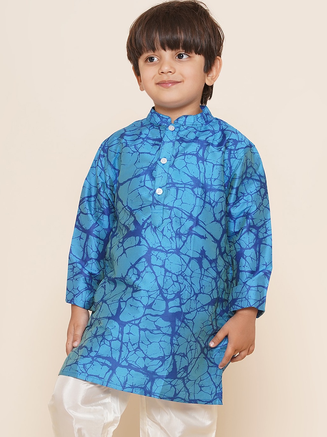 

Sethukrishna Boys Mandarin Collar Abstract Printed Kurta, Turquoise blue