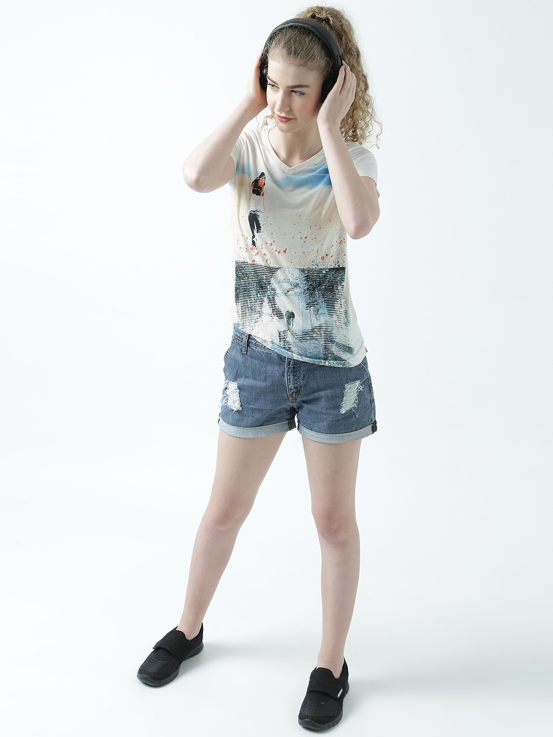 

Huetrap Women Off-White Printed V-Neck T-shirt