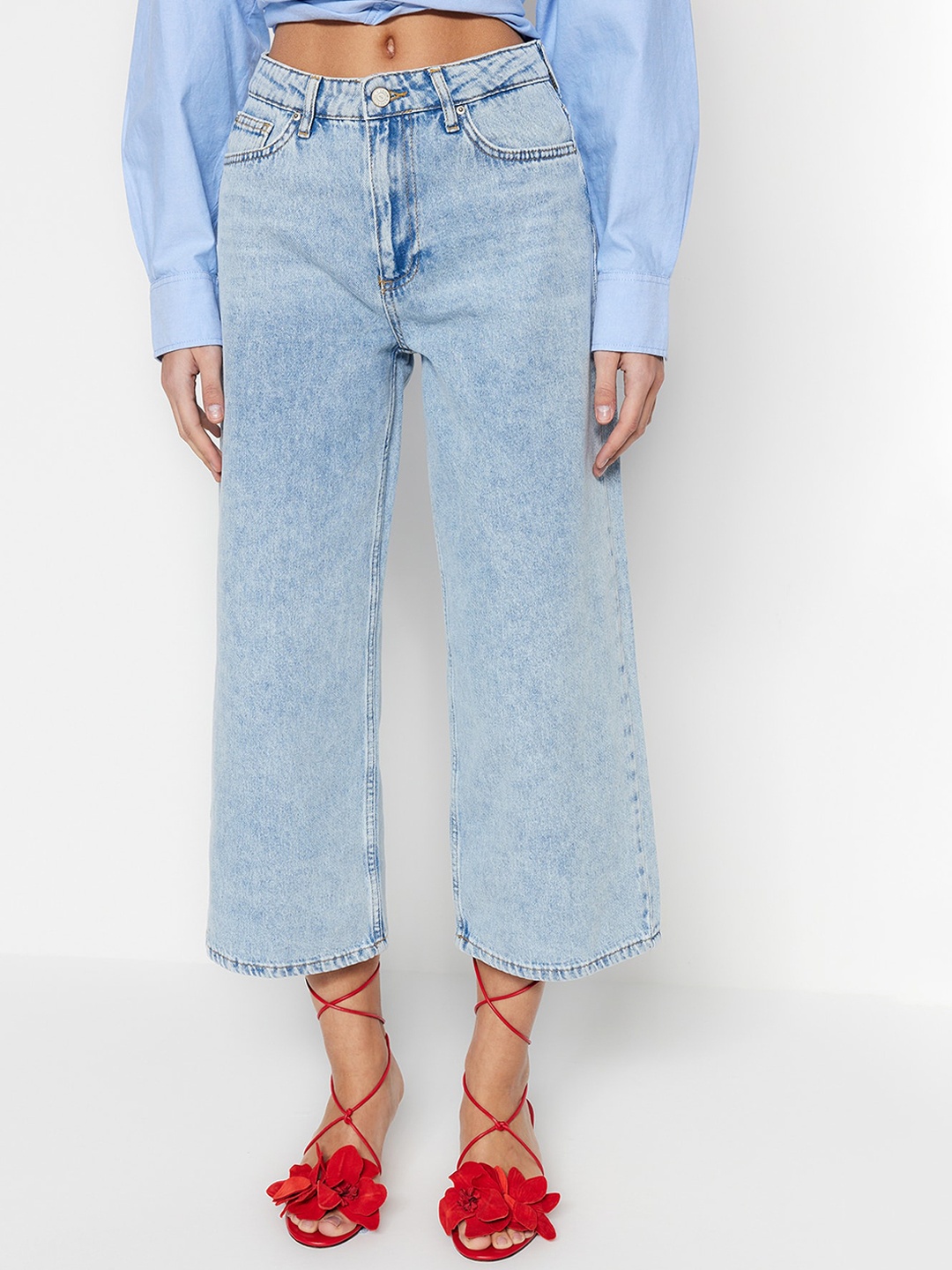 

Trendyol Women Mid-Rise Heavy Fade Jeans, Blue