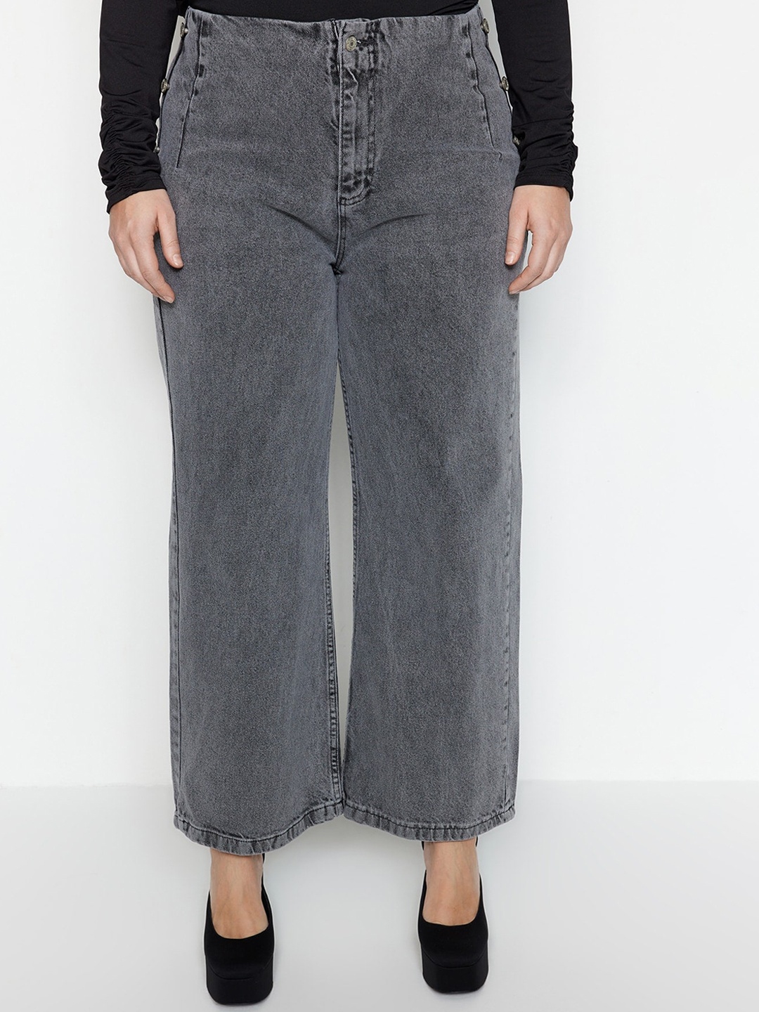 

Trendyol Women Clean Look Mid Rise Pure Cotton Jeans, Grey