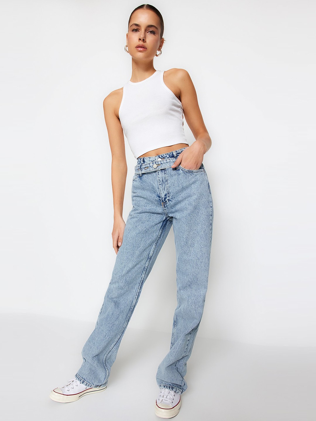

Trendyol Women High-Rise Clean Look Light Fade Jeans, Blue