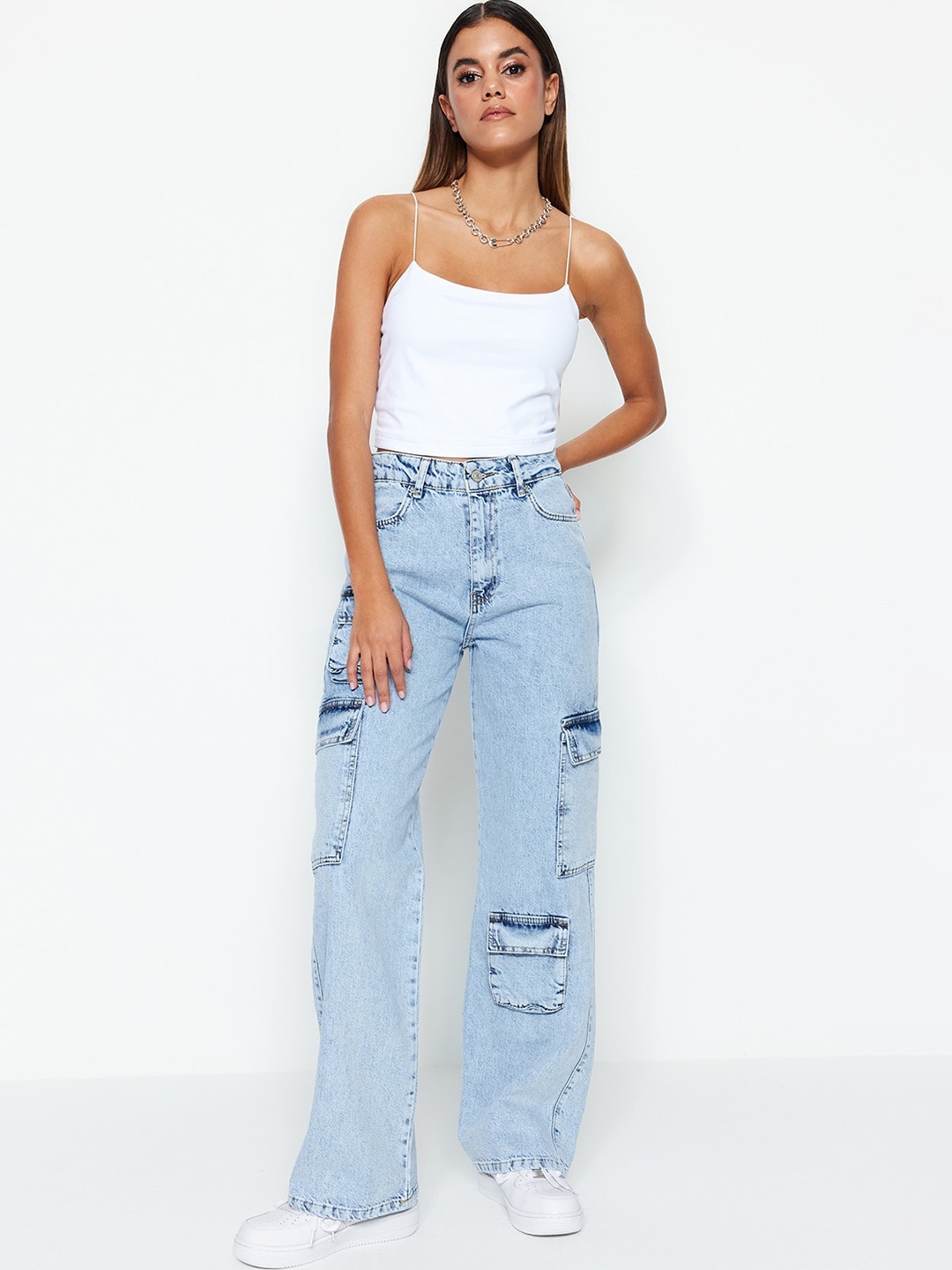 

Trendyol Women Mid Rise Clean Look Heavy Fade Pure Cotton Jeans, Blue