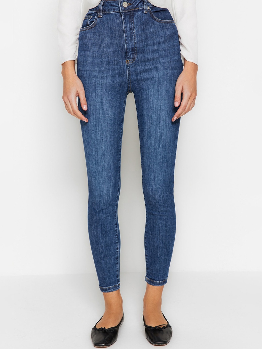 

Trendyol Women Mid-Rise Light Fade Jeans, Blue