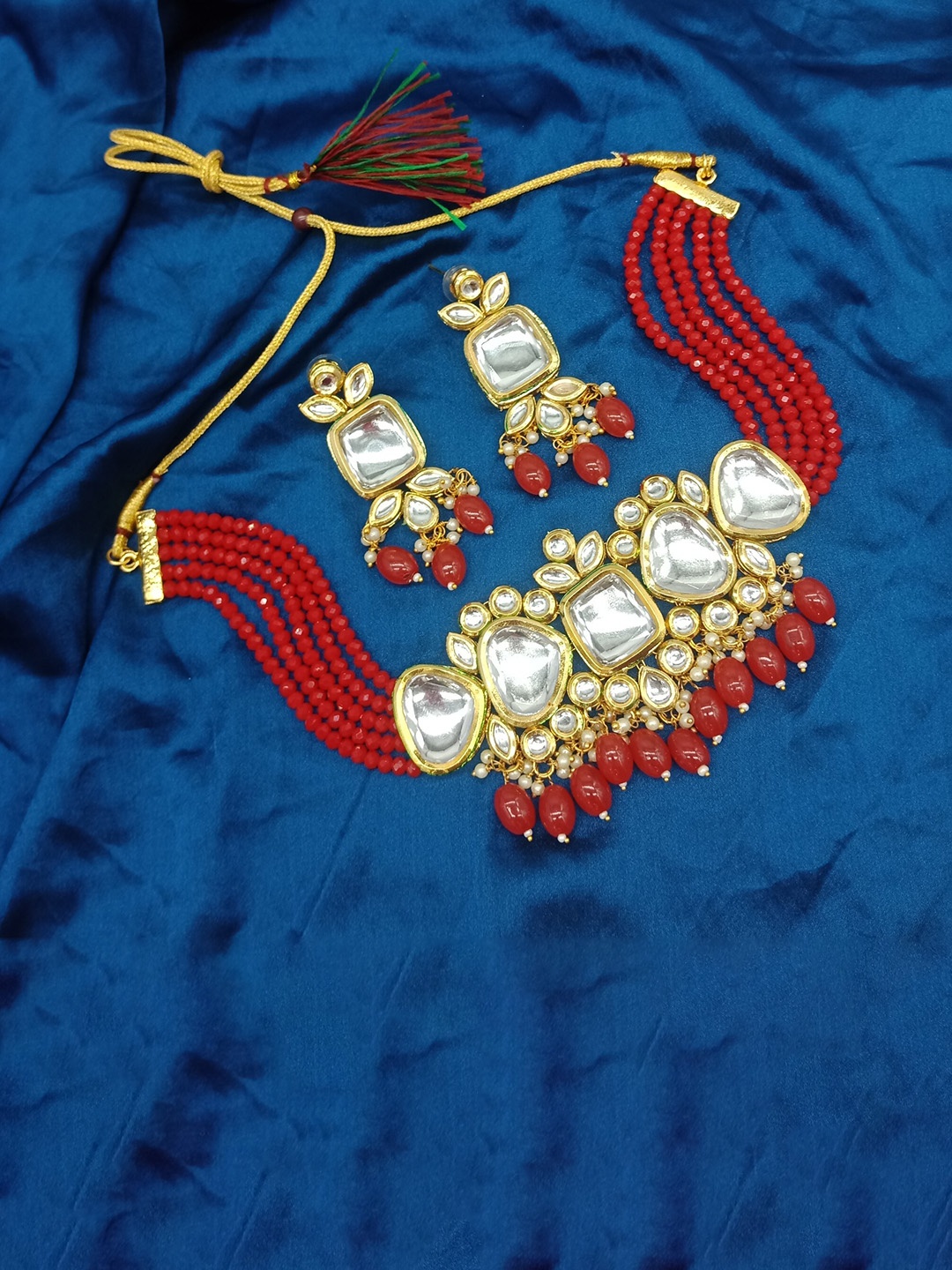 

AASHISH IMITATION Gold-Plated Kundan Studded & Beaded Jewellery Set