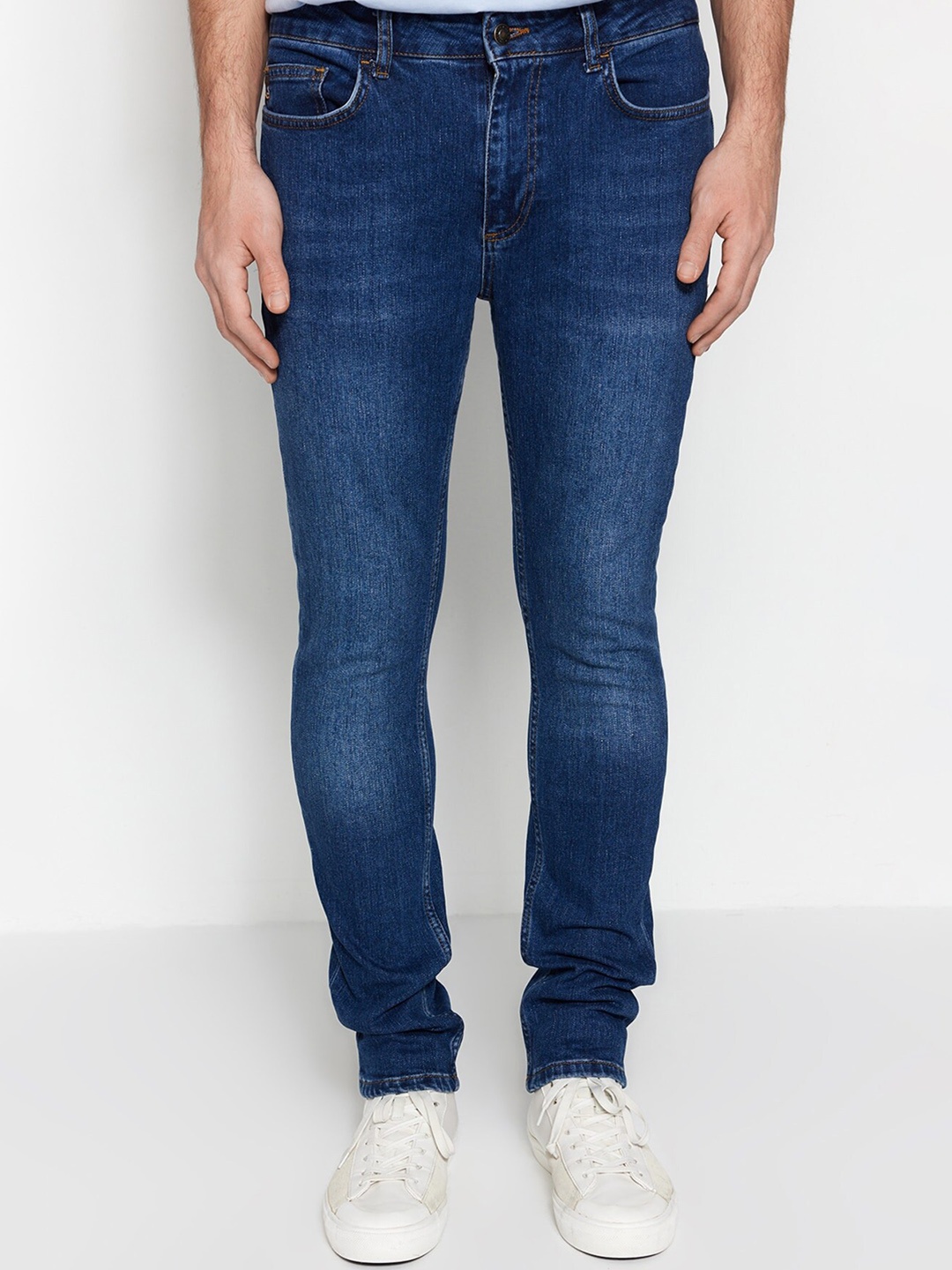 

Trendyol Men Mid-Rise Light Fade Jeans, Blue