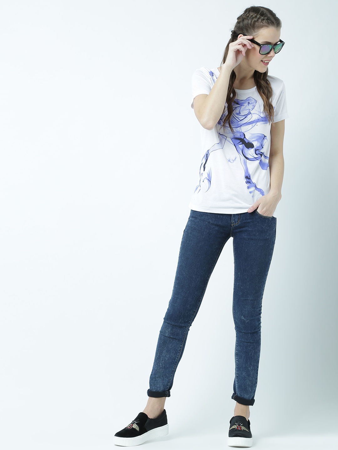 

Huetrap Women White Printed Round Neck T-shirt
