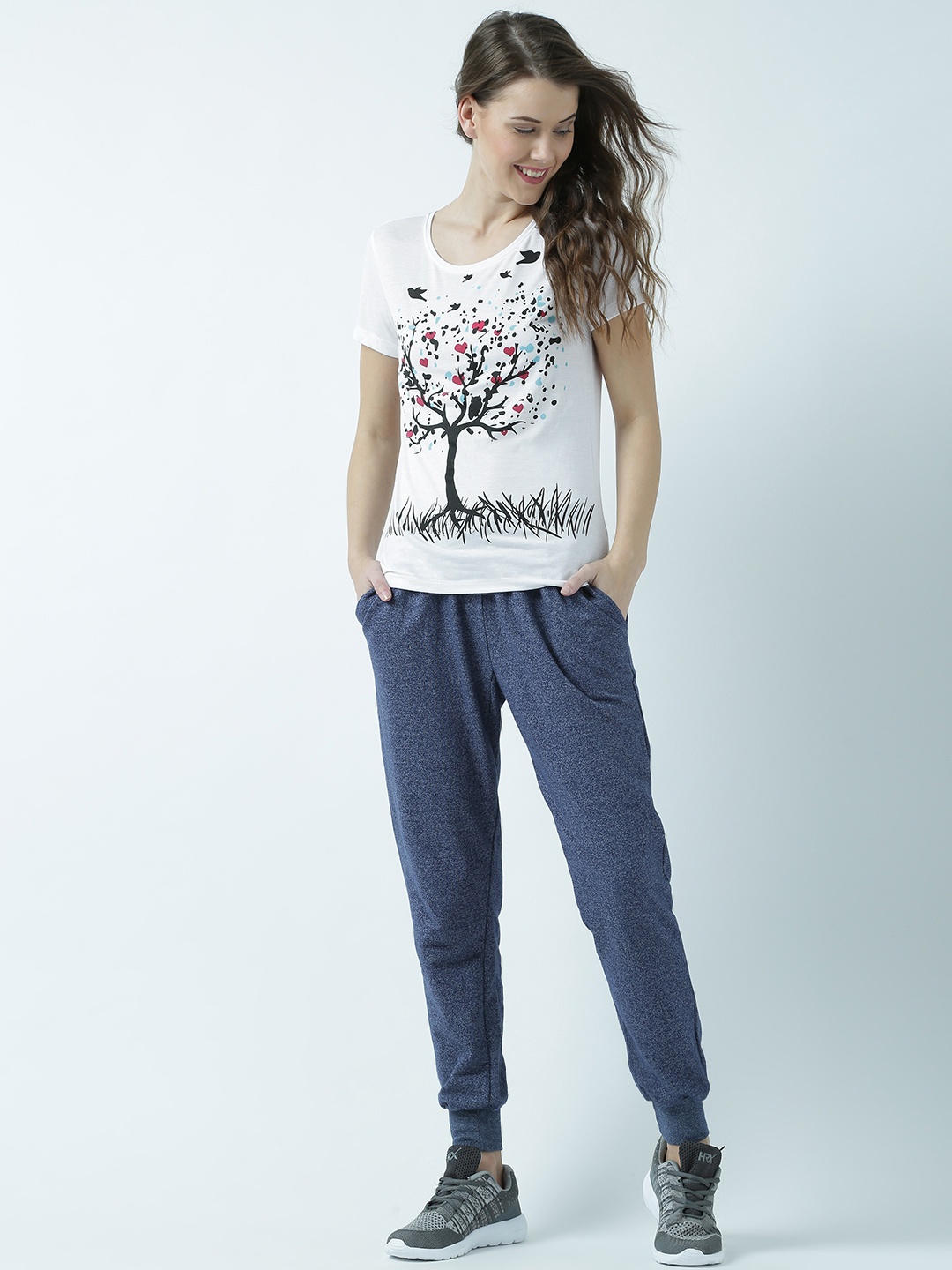 

Huetrap Women White Printed Round Neck T-shirt