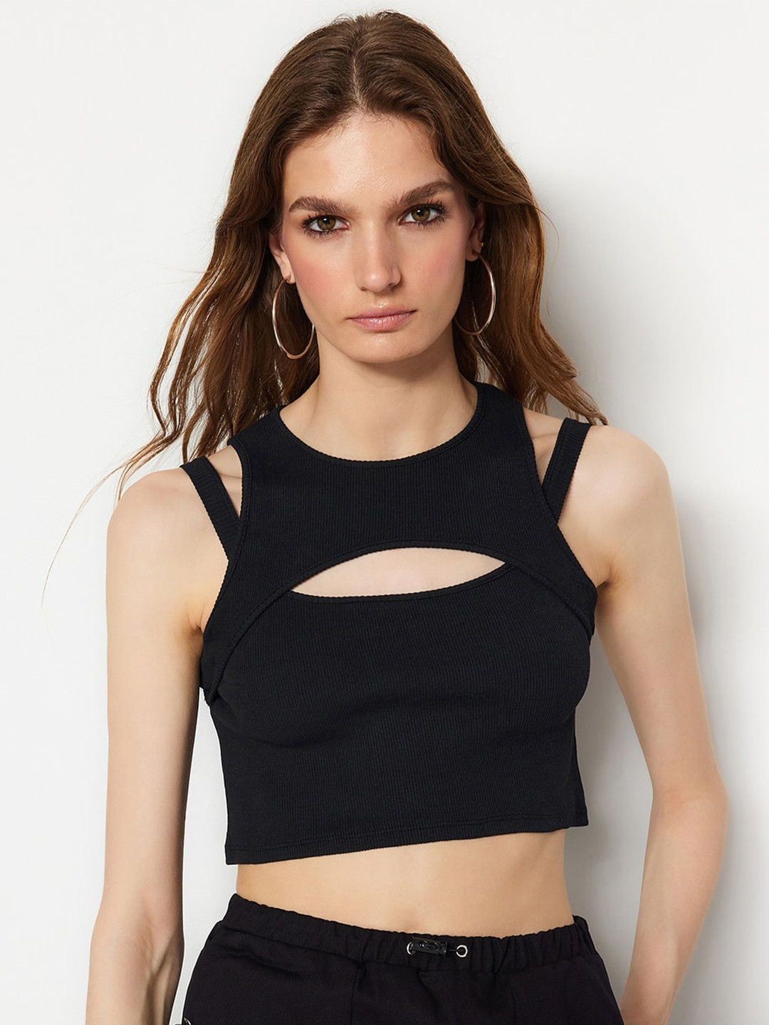 

Trendyol Sleeveless Cut-Out Detailed Cotton Crop Top, Black