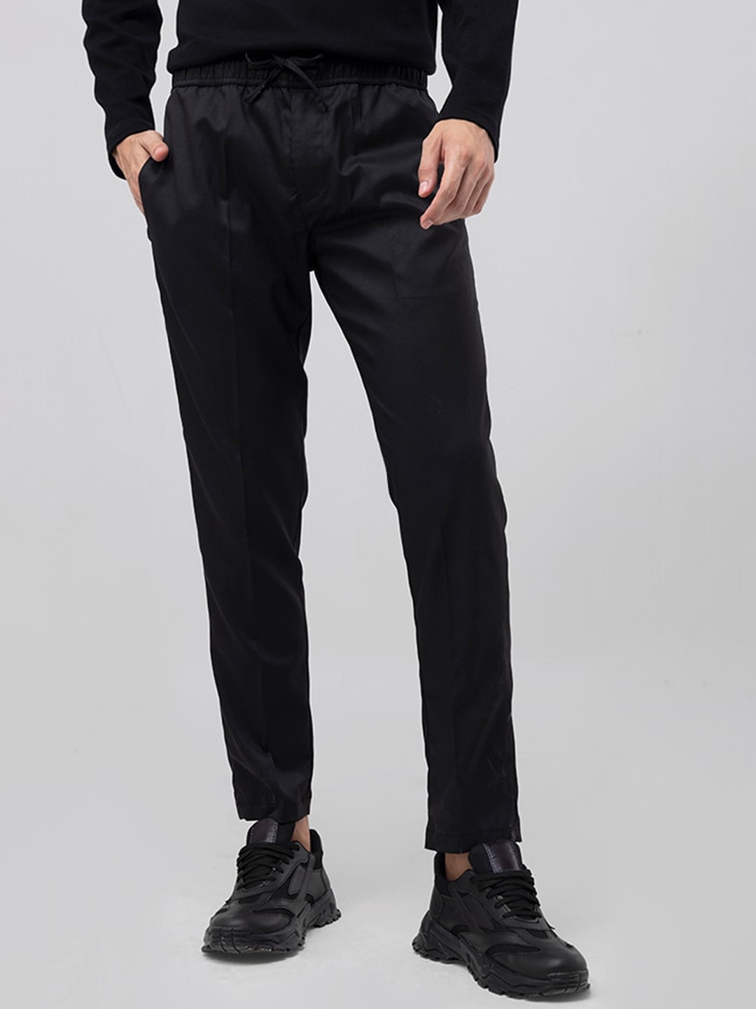 

Snitch Men Black Relaxed Mid-Rise Trousers