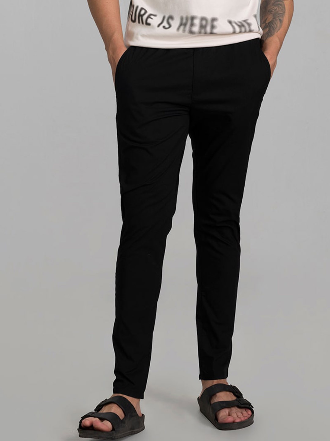 

Snitch Men Black Relaxed Straight Leg Slim Fit Chinos Trousers