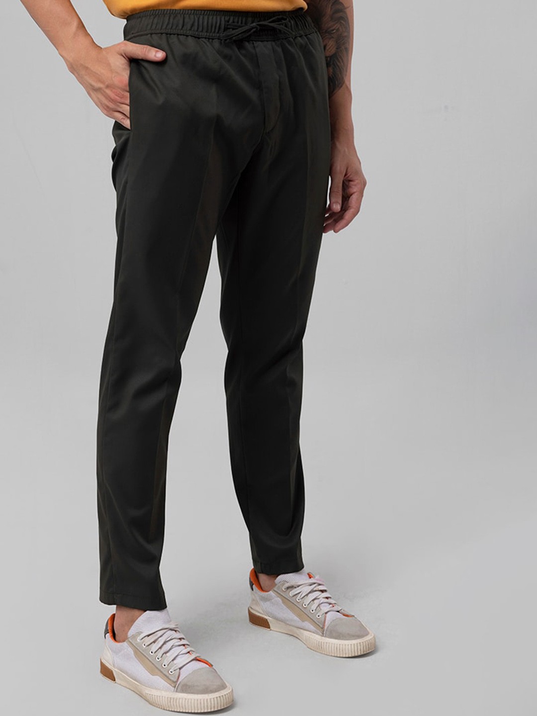 

Snitch Men Olive Green Relaxed Mid-Rise Trousers