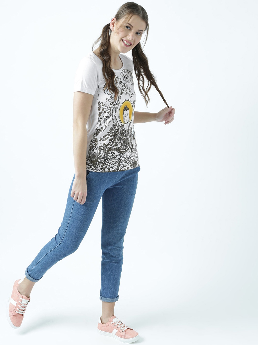 

Huetrap Women White Printed Round Neck T-shirt