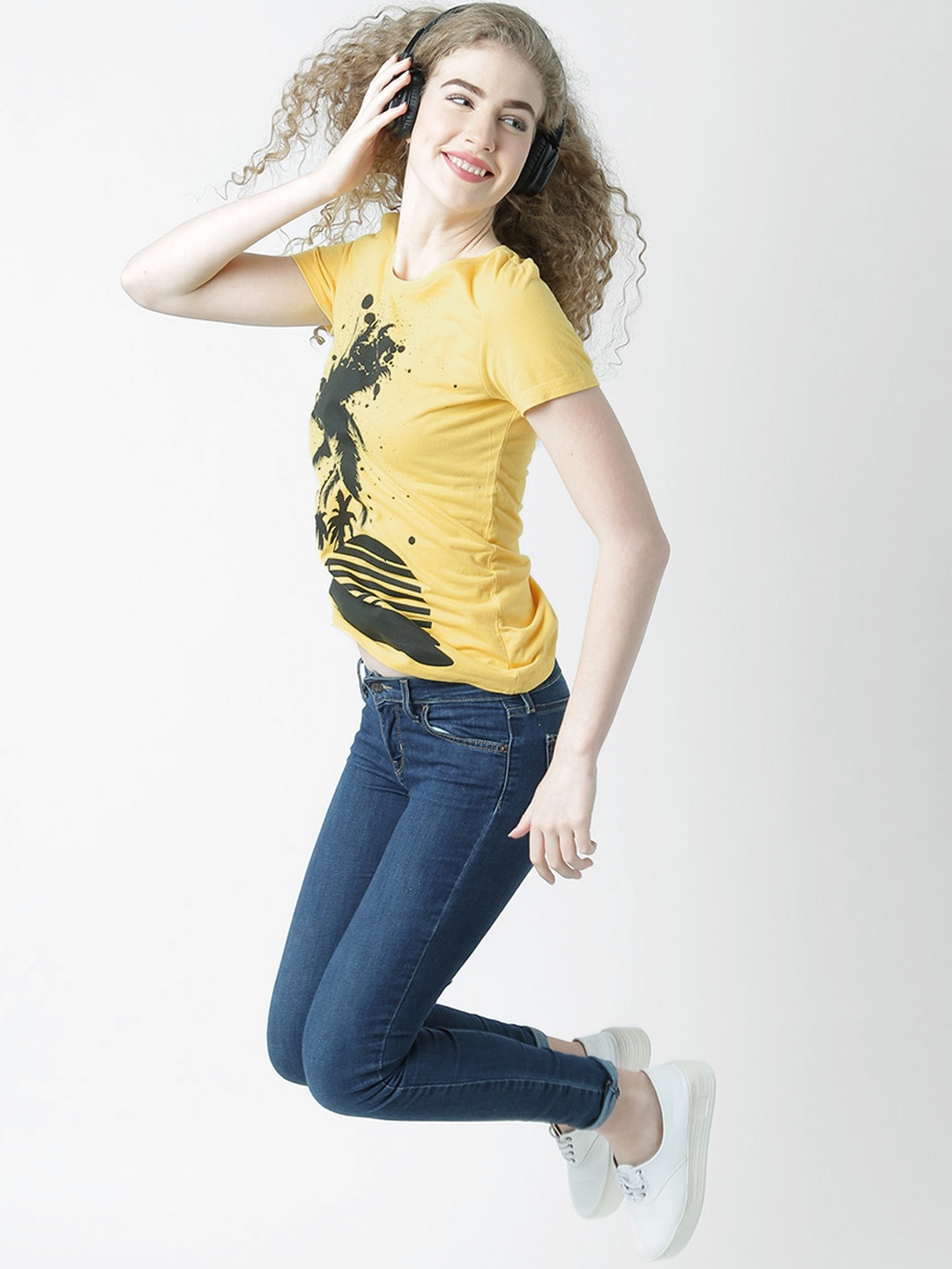 Huetrap Women Yellow Printed Round Neck T-shirt