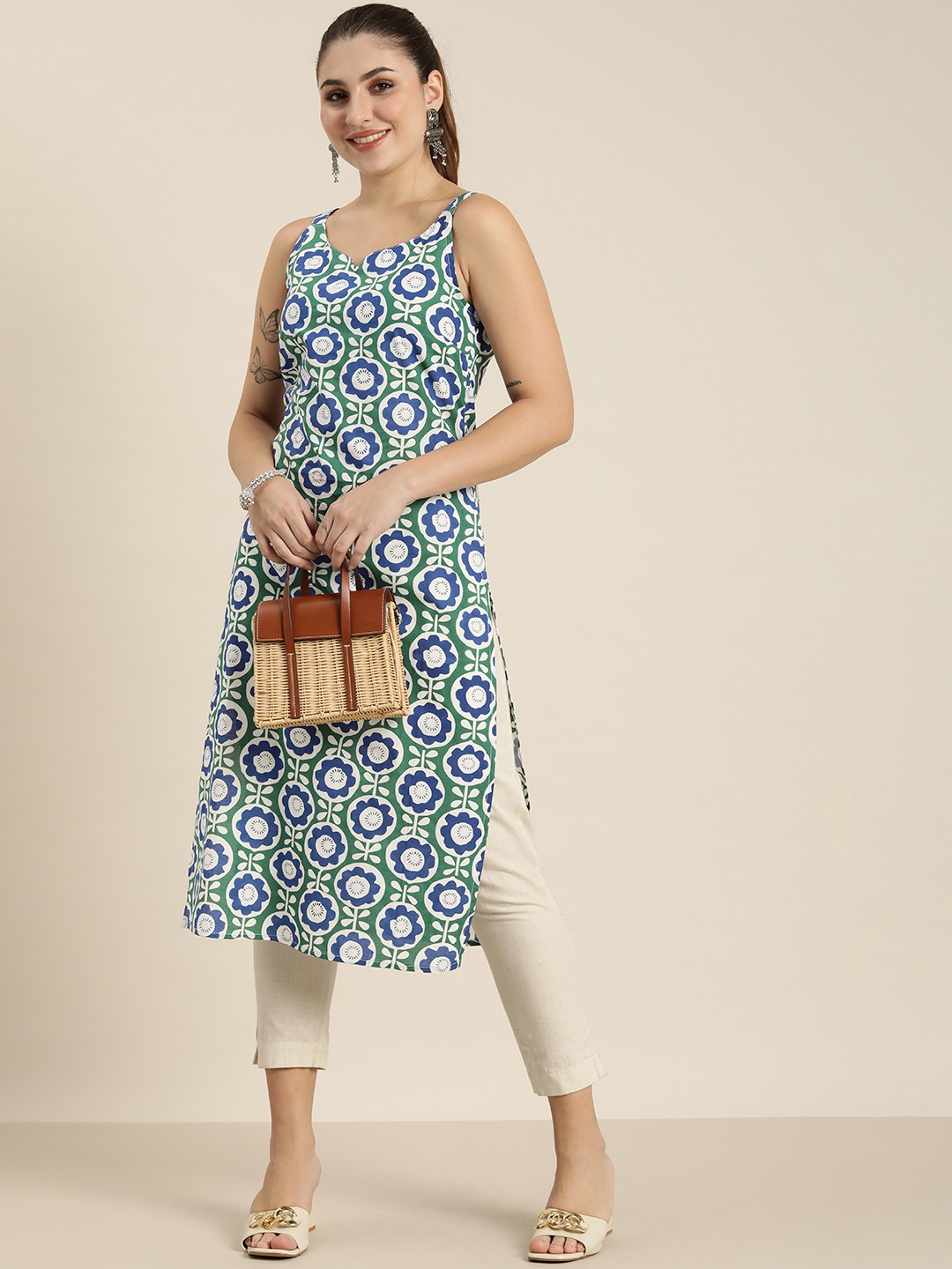 

HERE&NOW Shoulder Straps Floral Printed Pure Cotton Kurta, Green