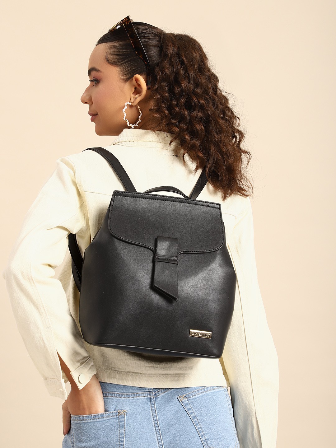 

DressBerry Women Solid Mini Backpack, Black